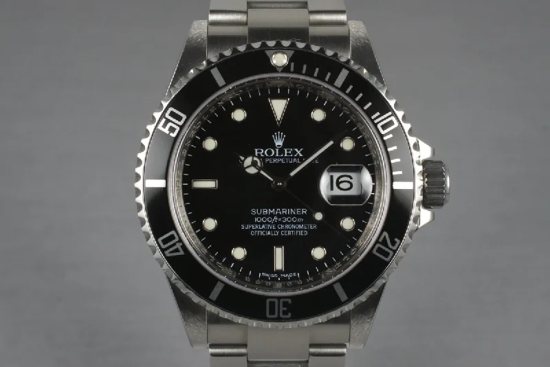 Best men’s watches with diver-inspired designs for water sports and outdoor adventures-2007 Rolex Submariner 16610 with Box and Papers