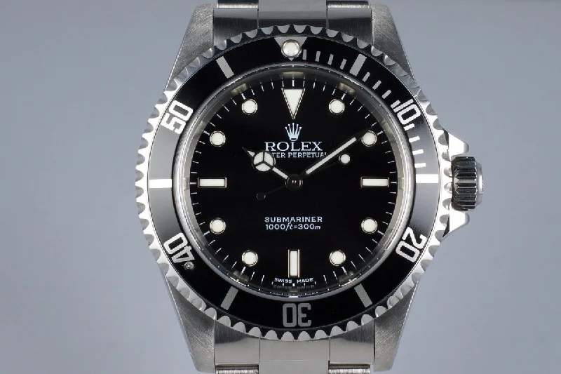 Best men’s watches with elegant designs for formal events and black-tie occasions-2002 Rolex Submariner 14060M