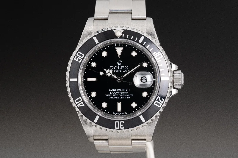 Best men’s watches for sports enthusiasts with GPS and fitness tracking features-2009 Rolex Submariner 16610 Full Set