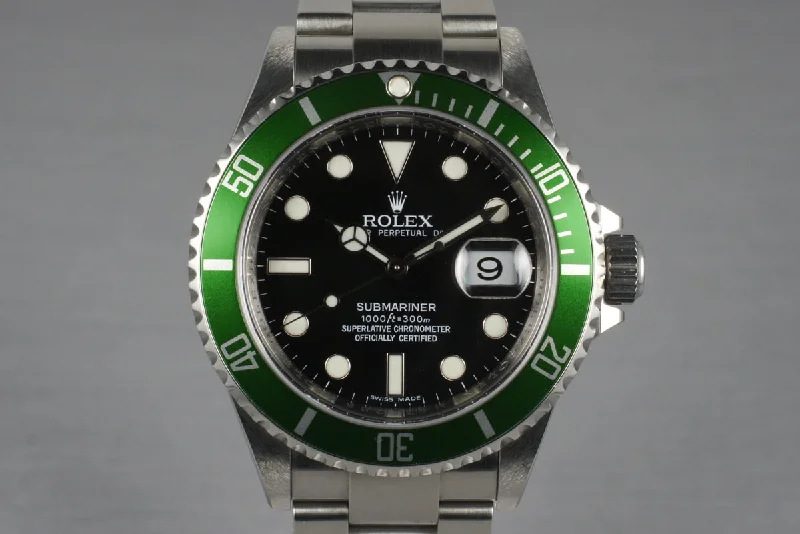 Best men’s watches with high-tech features like GPS and heart rate monitors for athletes-2007 Rolex Submariner 16610V with Box and Papers