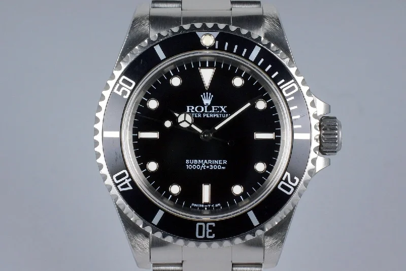 Best men’s watches for travelers with dual time zone and world time functions-1995 Rolex Submariner 14060