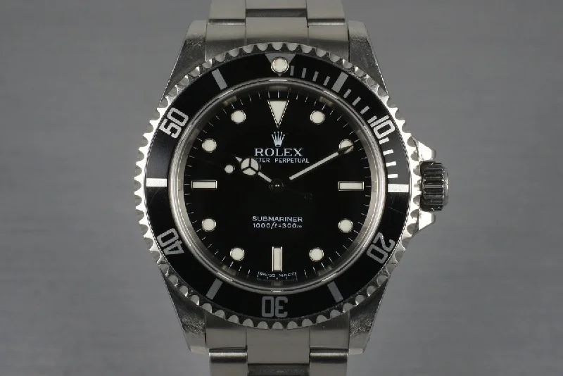 Men’s watches with high water resistance for use in diving and aquatic environments-2003 Rolex Submariner 14060