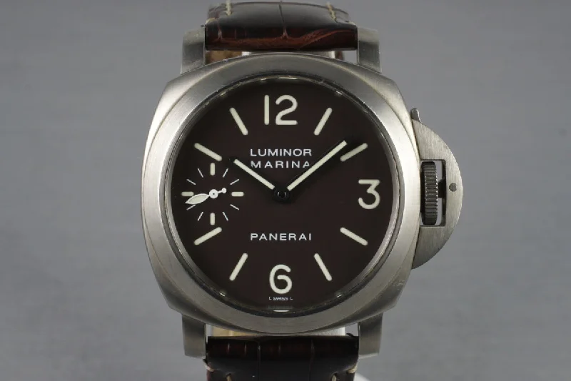 Best men’s watches with a retro design for a vintage-inspired look and feel-2007 Panerai PAM 118 Marina Titanium with Box and Papers