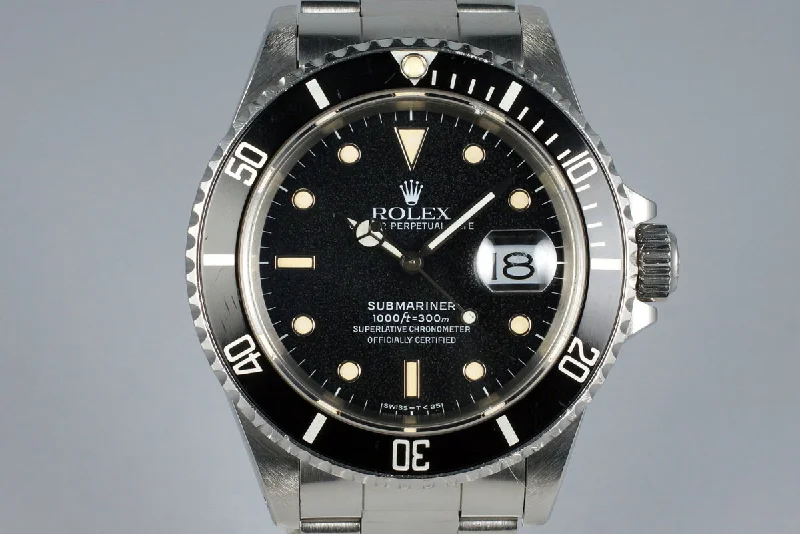 Best men’s watches with simple analog designs for a clean and timeless appearance-1989 Rolex Submariner 16610