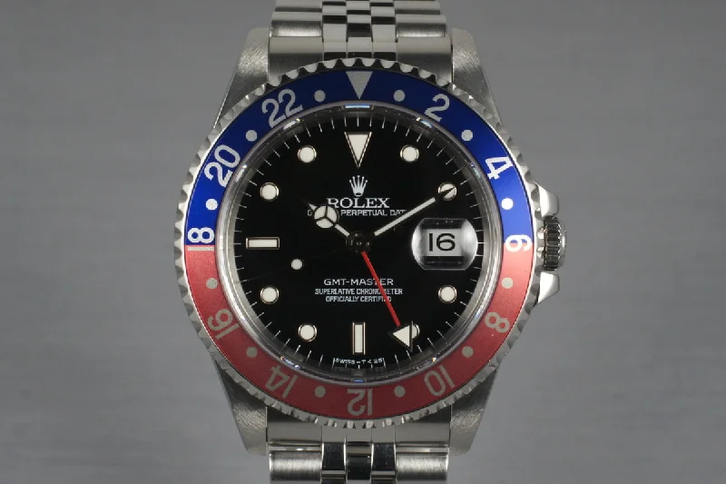 Men’s watches with rubberized bezels for a sporty and functional outdoor accessory-1995 Rolex GMT 16700 with Box