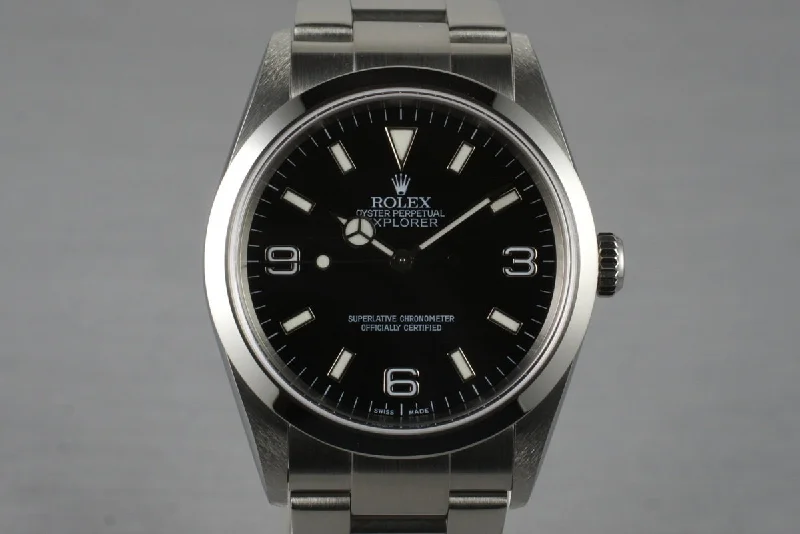 Men’s watches with high water resistance for use in diving and aquatic environments-2001 Rolex Explorer 114270