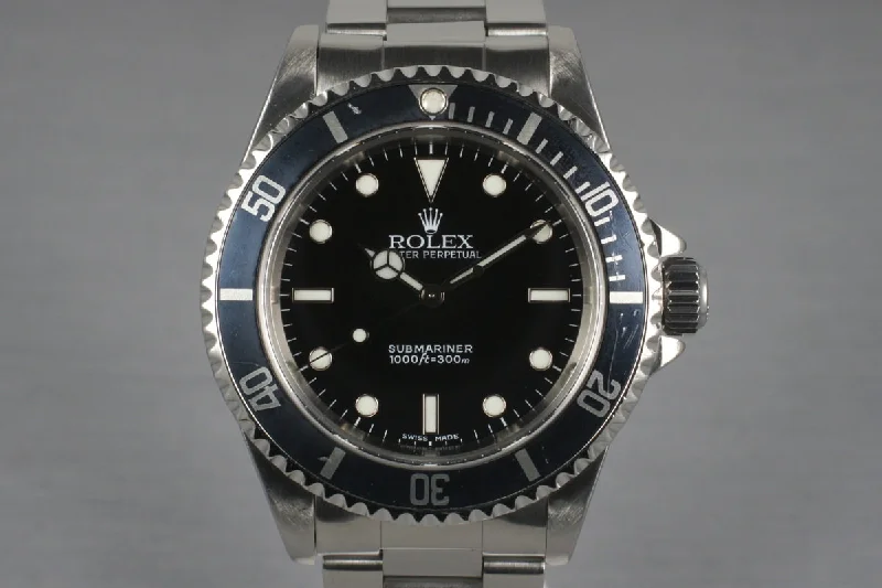 Best men’s watches with chronograph complications for athletes and time-tracking enthusiasts-2002 Rolex Submariner 14060