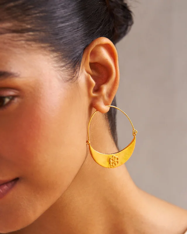 Best hoop earrings with snake-inspired designs for an edgy and fierce vibe-Boat Balis - Gold