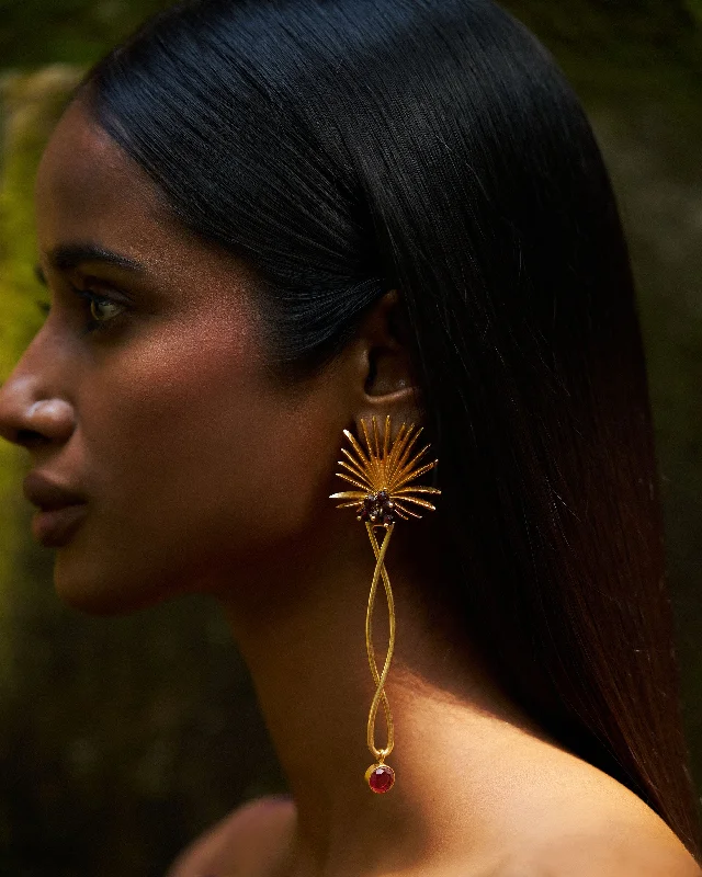 Best hoop earrings with geometric pendants for a modern, chic appeal-Palm Danglers - Gold