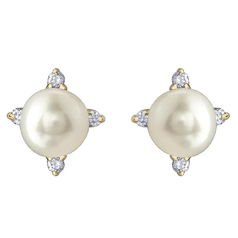 Stud Earrings with Embossed Patterns -Pearl and Diamond Stud Earrings