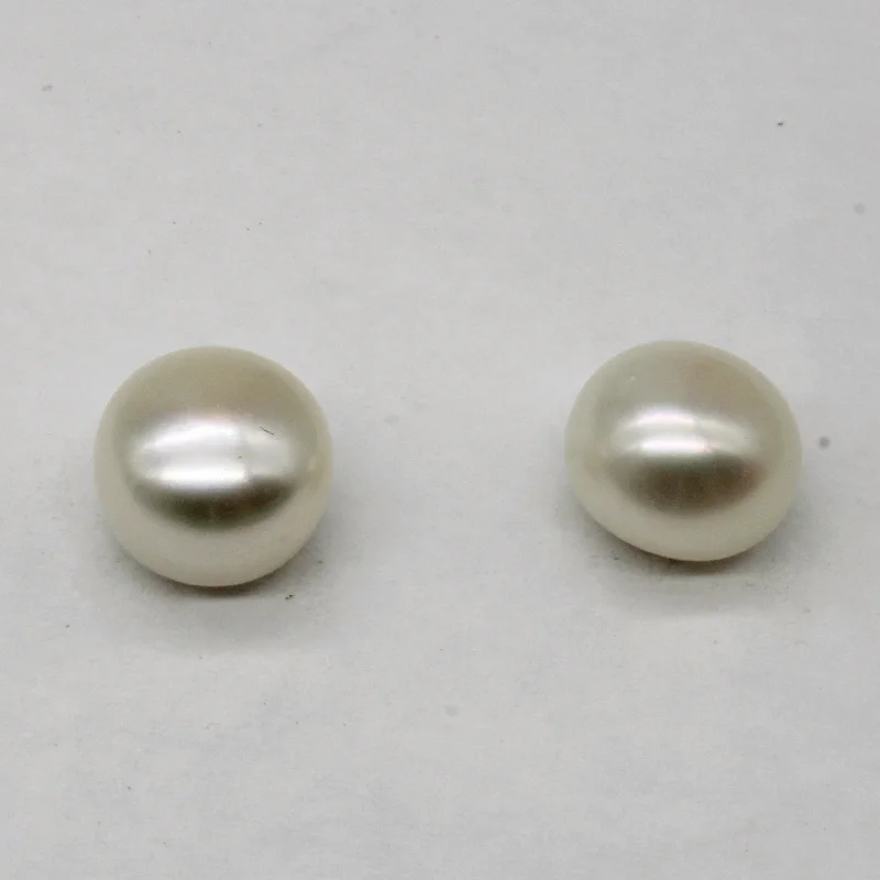 Stud Earrings for Party Look -Pearl Stud Earrings