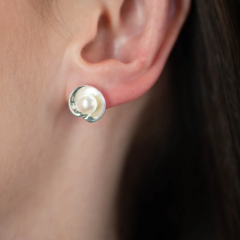 Stud Earrings for Beach Outfit -Swirl Pearl Stud Earrings