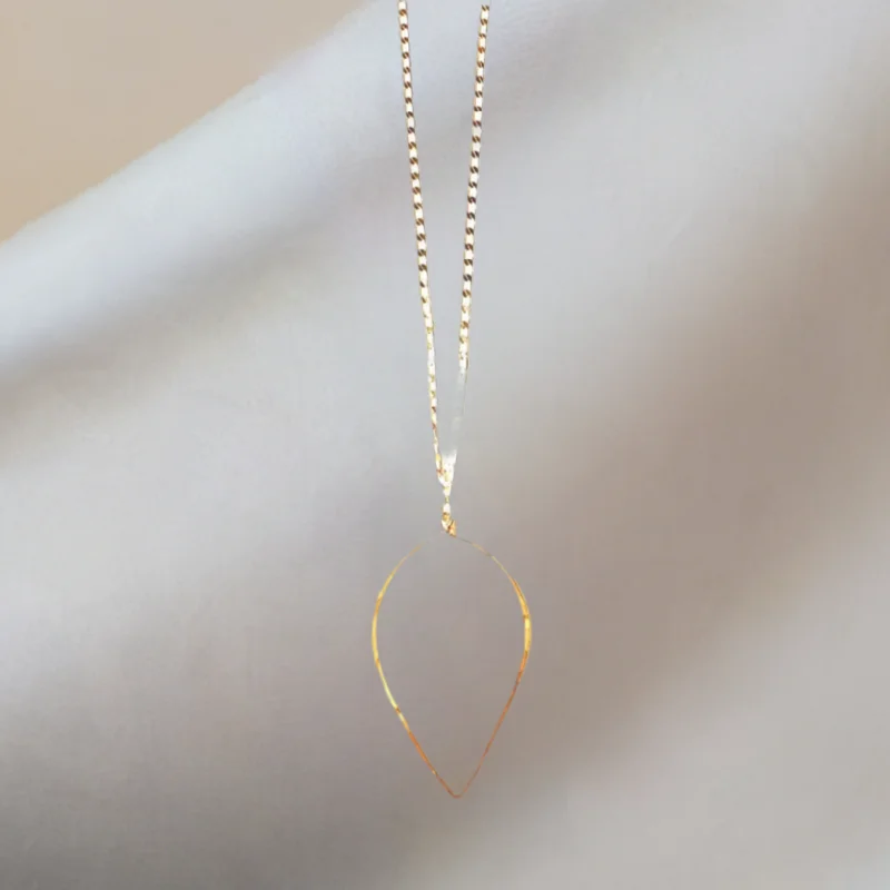 Necklaces and pendants with custom engravings for a personal, meaningful gift-Abley Gold Hammered Pendant Gold Chain Necklace