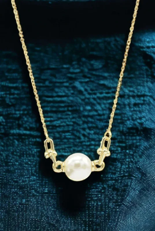 Best necklaces and pendants with intricate filigree for vintage-inspired elegance-Alexa Single Pearl with Chain Necklace