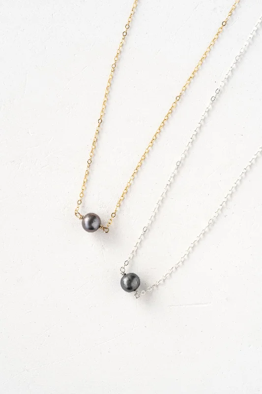 Best necklaces and pendants with layered designs for a chic, stacked look-Black Pearl Necklace