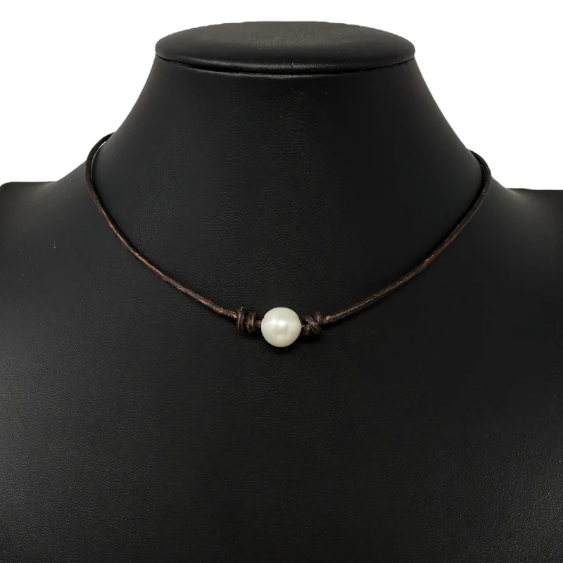 Beautiful necklaces and pendants with butterfly motifs for a whimsical style-Single Pearl Leather Choker Necklace By Unbranded